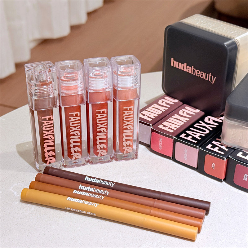 Huda Beauty Makeup Bag - HudaBeauty Faux Filler Brillo Labial Brillante